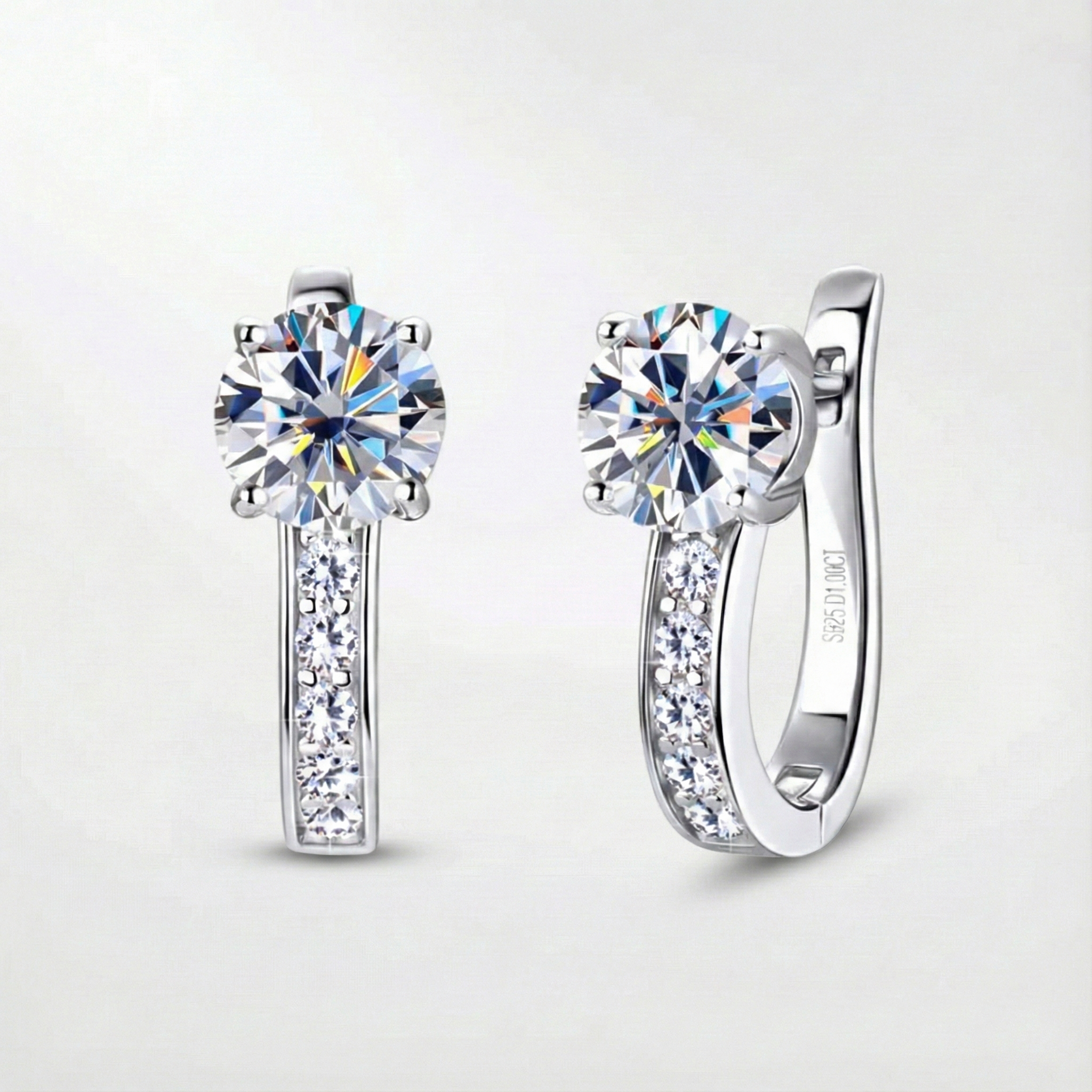 Huggie øreringe fra Moissanite Kanal