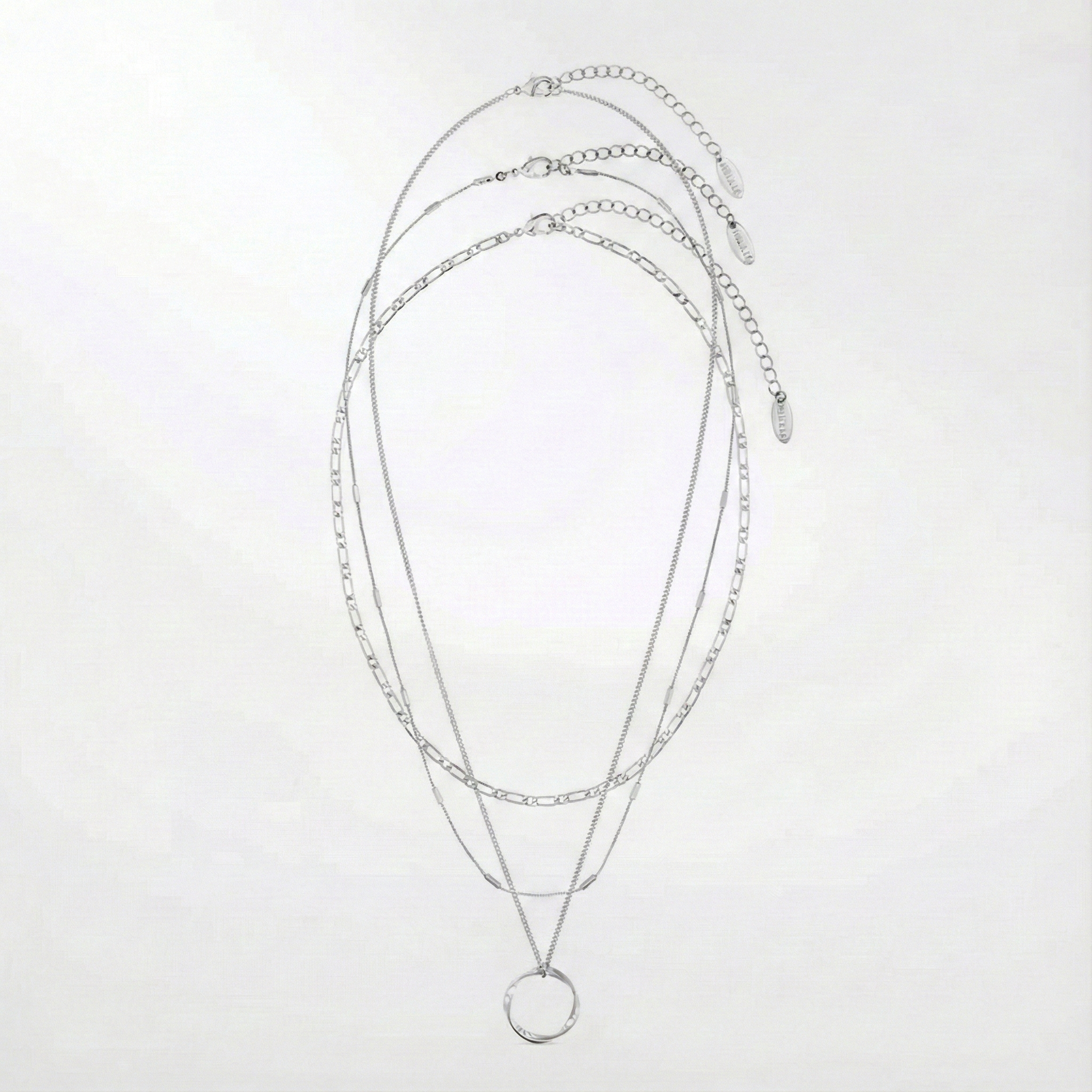 Tre-radet åbent halskæde