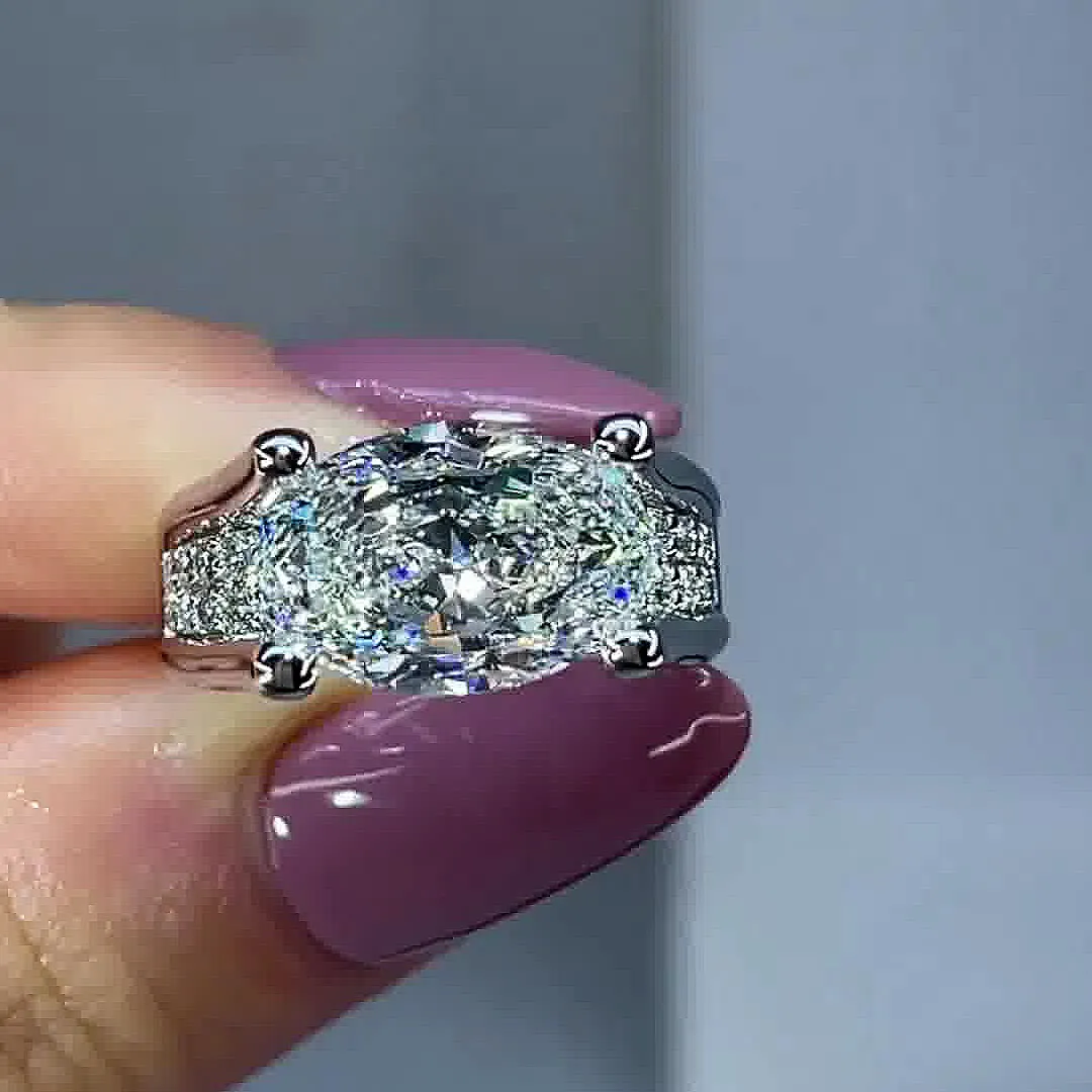 Victoria – Glitrende ring med sidelægn.