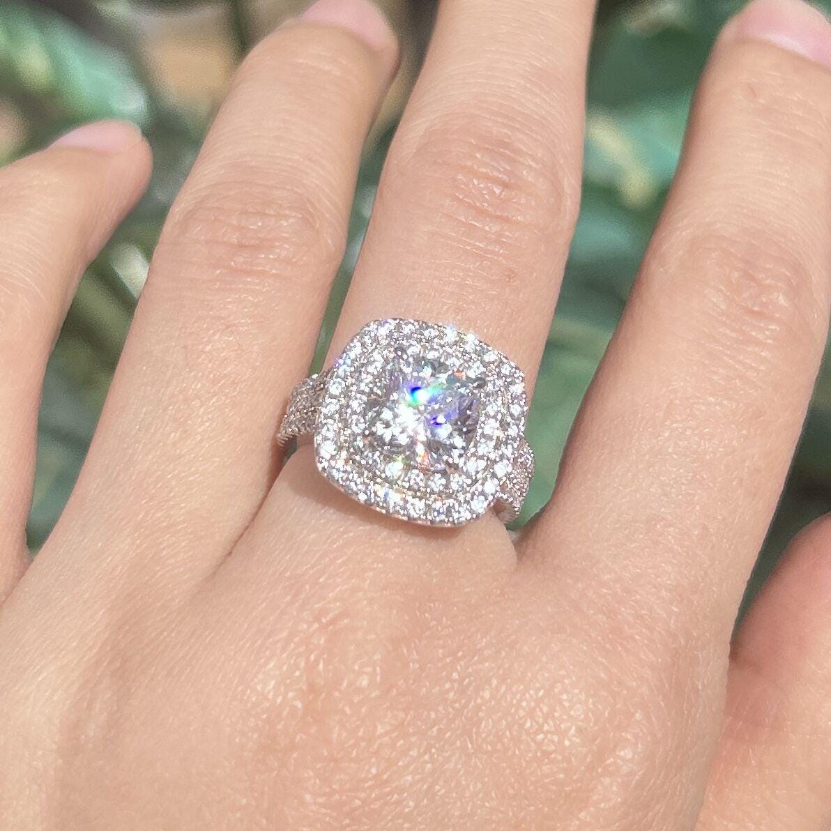 Frieda – Enkel ring med rund sten.