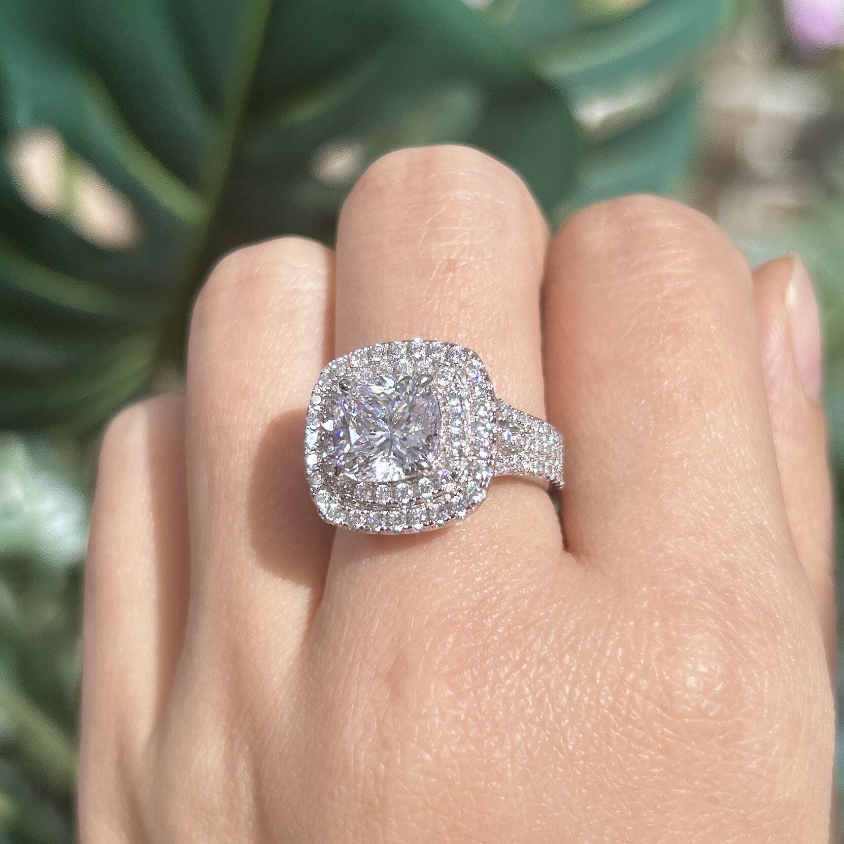 Frieda – Enkel ring med rund sten.