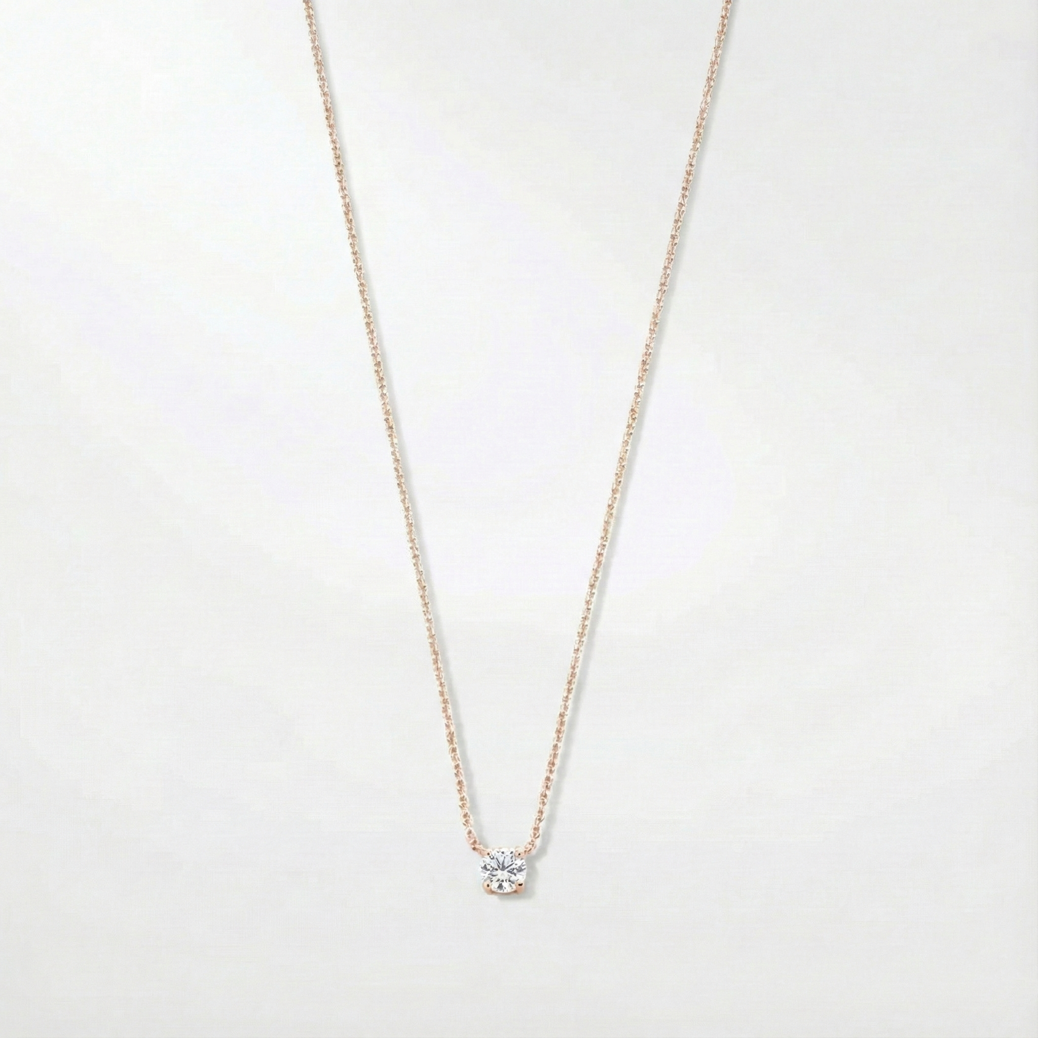 Halskæde Klára med moissanitsten